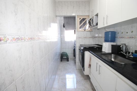 Cozinha de apartamento à venda com 2 quartos, 47m² em Vila Carmosina, São Paulo