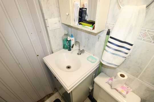 Banheiro de apartamento à venda com 2 quartos, 47m² em Vila Carmosina, São Paulo