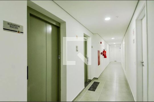 Hall de entrada de apartamento para alugar com 2 quartos, 42m² em Vila Rosalia, Guarulhos