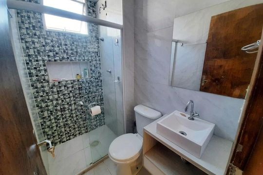 Banheiro de apartamento à venda com 2 quartos, 48m² em Campo Grande, Rio de Janeiro