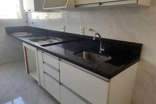 Cozinha de apartamento à venda com 2 quartos, 48m² em Campo Grande, Rio de Janeiro