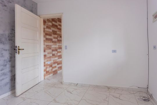 Sala/Quarto de casa para alugar com 1 quarto, 30m² em Balneário Dom Carlos, São Paulo