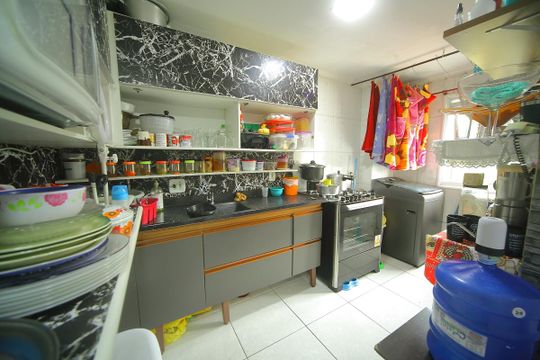 Cozinha  de apartamento à venda com 2 quartos, 48m² em Jardim Silvina, São Bernardo do Campo