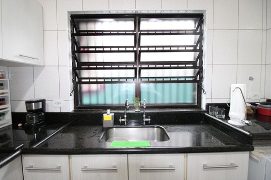 Cozinha de casa à venda com 2 quartos, 180m² em Fazenda Aricanduva, São Paulo