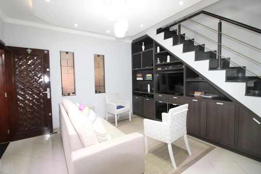 Sala 1 de casa à venda com 2 quartos, 180m² em Fazenda Aricanduva, São Paulo