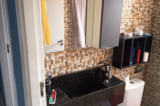 Banheiro de apartamento para alugar com 2 quartos, 42m² em Colônia (Zona Leste), São Paulo