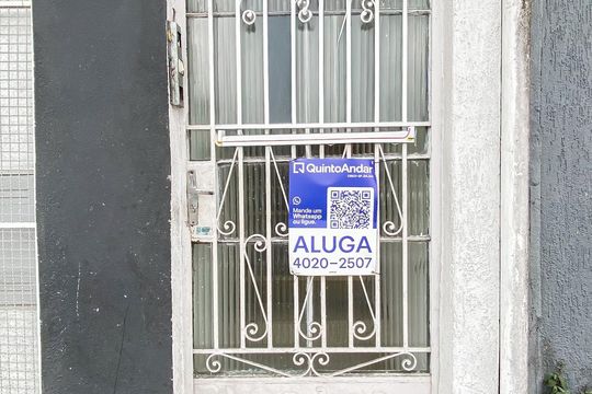 Fachada de casa para alugar com 2 quartos, 67m² em Vila Constanca, São Paulo