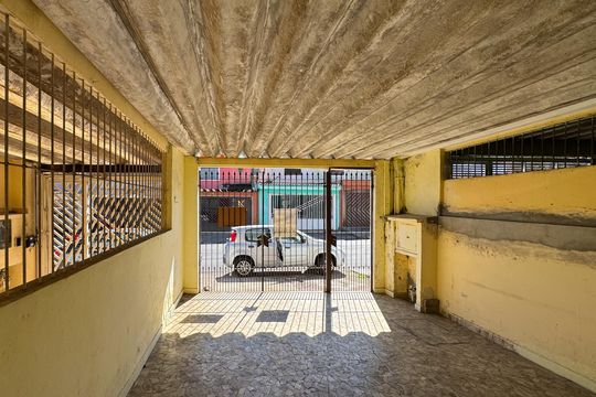 Vista da sala de casa à venda com 2 quartos, 140m² em Conjunto Habitacional Sao Fernando, São Bernardo do Campo