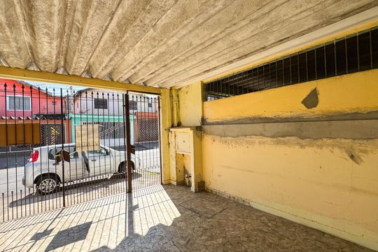 Garagem de casa à venda com 2 quartos, 140m² em Conjunto Habitacional Sao Fernando, São Bernardo do Campo
