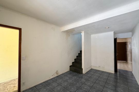 Sala de casa à venda com 2 quartos, 140m² em Conjunto Habitacional Sao Fernando, São Bernardo do Campo