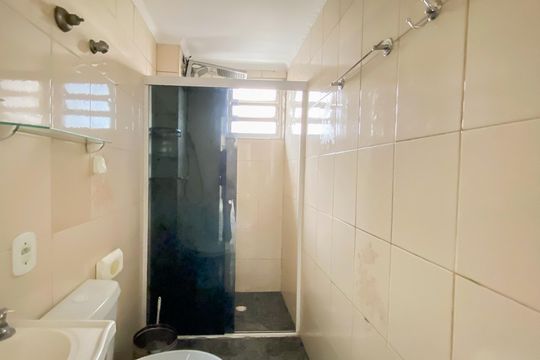 Banheiro de apartamento para alugar com 2 quartos, 69m² em Vila Paranagua, São Paulo