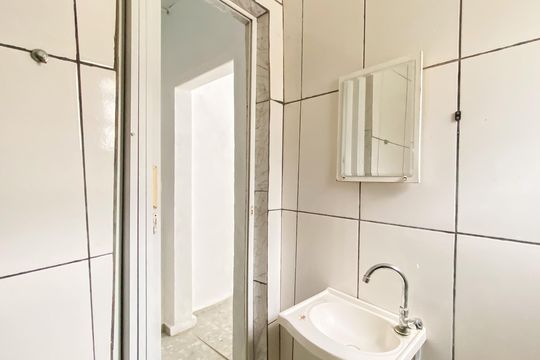 Banheiro de casa para alugar com 1 quarto, 42m² em Jardim Belem, São Paulo