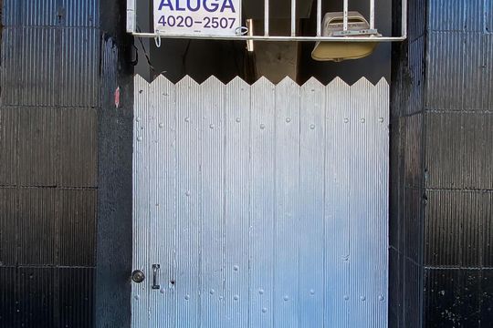 Fachada  de casa para alugar com 1 quarto, 28m² em Jardim Belem, São Paulo