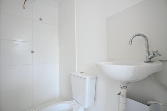 Banheiro de kitnet/studio para alugar com 1 quarto, 17m² em Vila Andrade, São Paulo