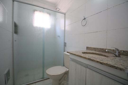 Banheiro de apartamento para alugar com 3 quartos, 76m² em Vila Prel, São Paulo