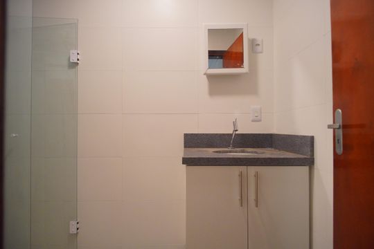 Banheiro de apartamento para alugar com 1 quarto, 48m² em Cristo Rei, São Leopoldo
