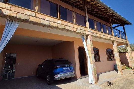 Casa à venda com 4 quartos, 248m² em Havaí, Belo Horizonte