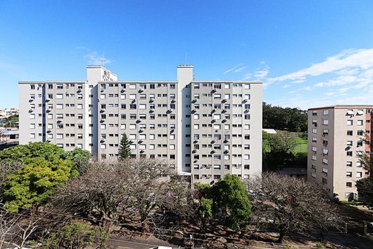 Vista da  Sala de apartamento para alugar com 1 quarto, 46m² em Jardim Itu, Porto Alegre
