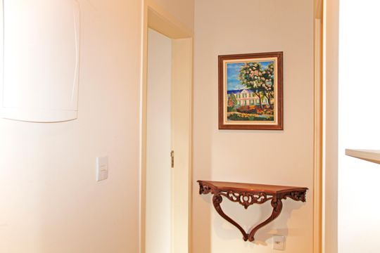 Corredor de casa de condomínio para alugar com 3 quartos, 300m² em Condomínio Estância Marambaia, Vinhedo