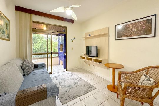 Sala de TV de apartamento para alugar com 2 quartos, 100m² em Jurerê, Florianópolis