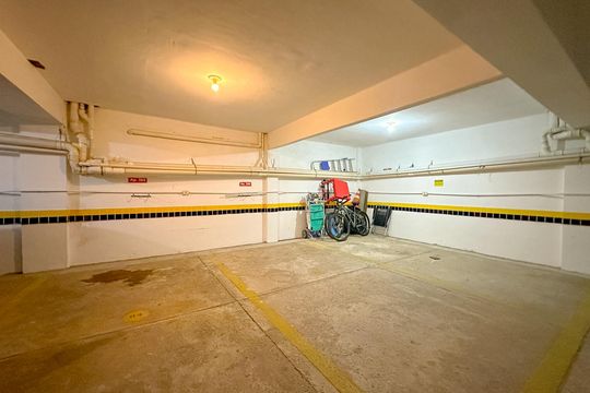 Garagem de apartamento para alugar com 2 quartos, 100m² em Jurerê, Florianópolis