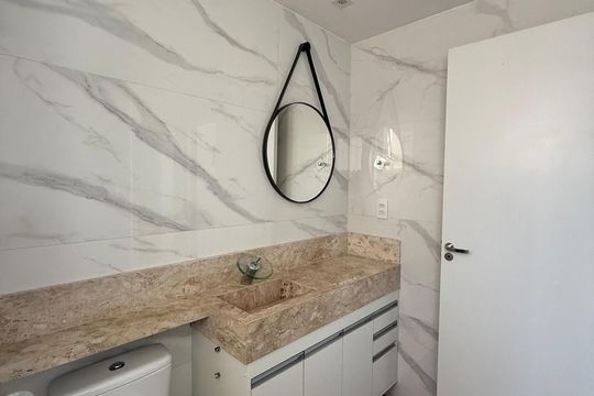 Banheiro social de apartamento para alugar com 2 quartos, 52m² em Campos Elíseos, São Paulo