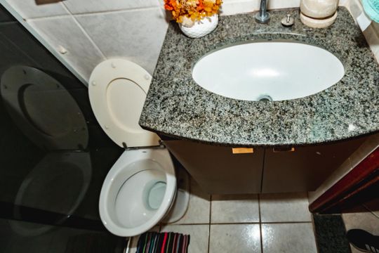 Banheiro social de apartamento para alugar com 2 quartos, 75m² em Ouro Preto, Belo Horizonte