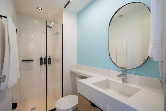 Banheiro de apartamento à venda com 2 quartos, 36m² em Moema, São Paulo