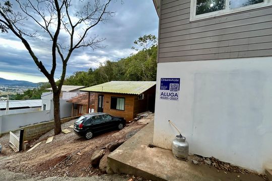 Fachada  de apartamento para alugar com 2 quartos, 40m² em Alto Ribeirão Leste, Florianópolis