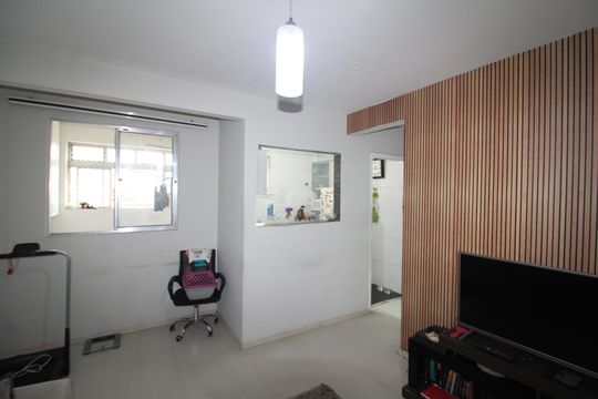 Sala de apartamento à venda com 2 quartos, 54m² em Vila Bandeirantes, São Paulo