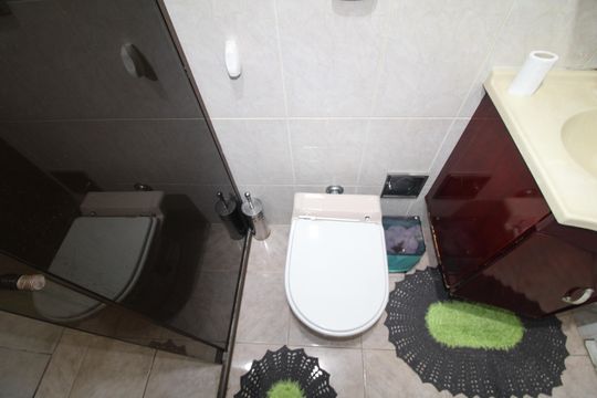 Banheiro de apartamento à venda com 2 quartos, 54m² em Vila Bandeirantes, São Paulo