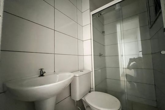 Banheiro de apartamento para alugar com 2 quartos, 44m² em Previdenciários, Juiz de Fora