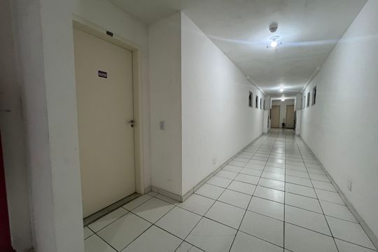 Área comum - Corredor de apartamento para alugar com 2 quartos, 44m² em Previdenciários, Juiz de Fora