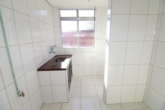 Cozinha de apartamento para alugar com 2 quartos, 90m² em Vila Tatetuba, São José dos Campos