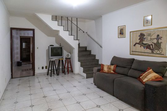 Sala de casa para alugar com 3 quartos, 300m² em Gopouva, Guarulhos