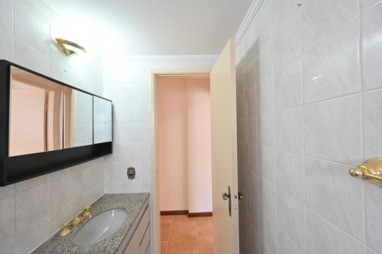 Banheiro Social de apartamento à venda com 2 quartos, 55m² em Vila da Saúde, São Paulo