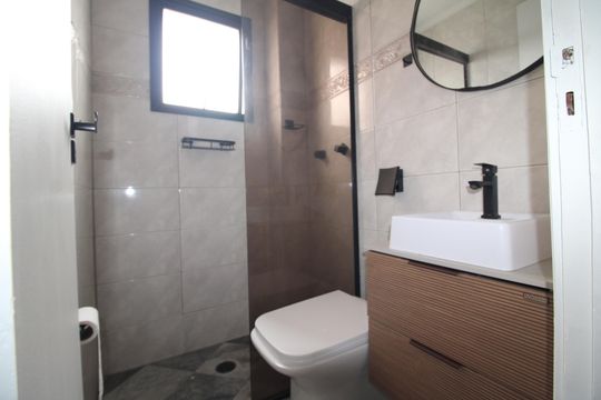 Banheiro de apartamento para alugar com 2 quartos, 77m² em Vila Nova Cachoeirinha, São Paulo