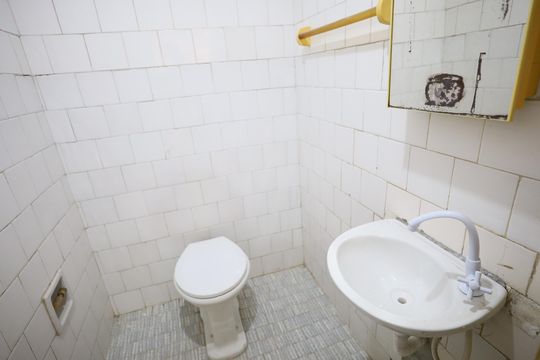 Banheiro 1 de casa para alugar com 3 quartos, 110m² em Centro, Osasco
