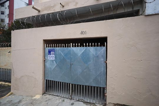 Fachada de casa para alugar com 3 quartos, 110m² em Centro, Osasco