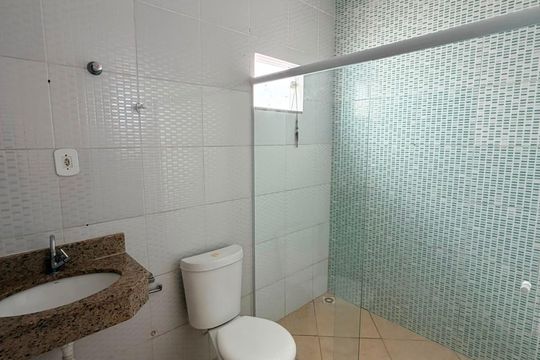 Banheiro de casa para alugar com 2 quartos, 105m² em Parque Rio Branco, Campos dos Goytacazes