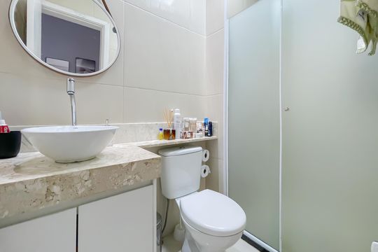 Banheiro de apartamento à venda com 2 quartos, 46m² em Novo Osasco, Osasco