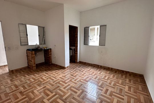 Casa para alugar com 1 quarto, 26m² em Jardim Capelinha, São Paulo