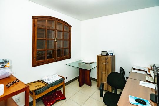 Escritório de casa à venda com 7 quartos, 360m² em Dom Silverio, Belo Horizonte