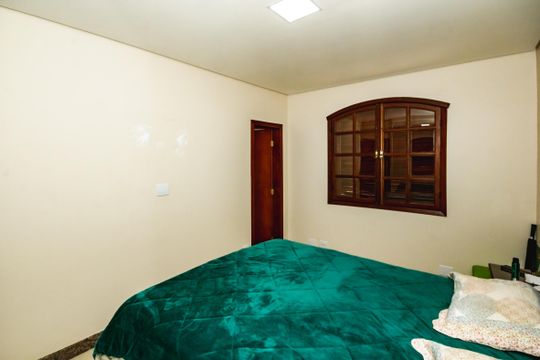 Quarto 1 de casa à venda com 7 quartos, 360m² em Dom Silverio, Belo Horizonte