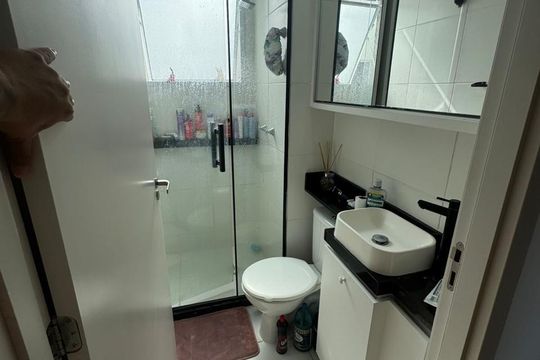Banheiro de apartamento à venda com 2 quartos, 50m² em Recreio dos Bandeirantes, Rio de Janeiro