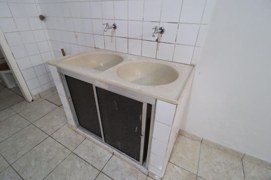 Cozinha e Área de Serviço de casa para alugar com 3 quartos, 200m² em Nossa Senhora Aparecida, Uberlândia