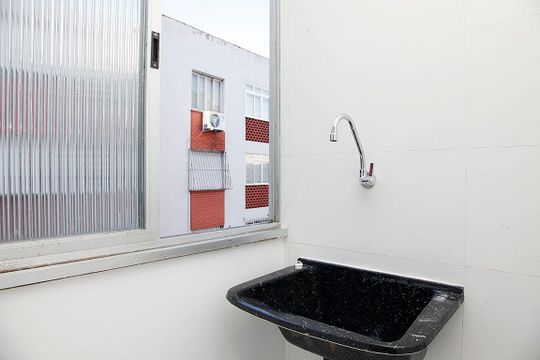 Cozinha + Área de Serviço de apartamento para alugar com 1 quarto, 36m² em Petrópolis, Porto Alegre