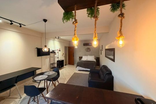 Sala/Cozinha de kitnet/studio para alugar com 1 quarto, 30m² em Parque Jardim Carioca, Campos dos Goytacazes