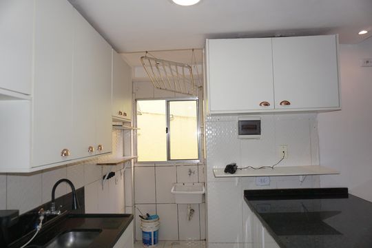 Cozinha de apartamento para alugar com 2 quartos, 44m² em Chácaras Caxingui, Embu das Artes
