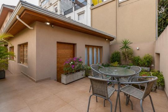 Área externa de casa à venda com 3 quartos, 105m² em Sumaré, São Paulo
